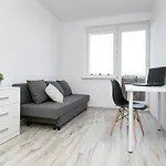 Rooms4Less