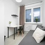 Rooms4Less