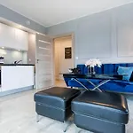Glamour Rentyear Apartments
