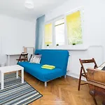 Uwh Hostel