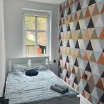 Rooms4Less