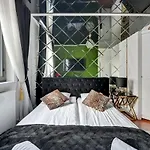 Grand Apartments - Garden Gates