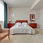 Kolib City Center Villa