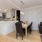 Family Apartament Mysliwska By Renters