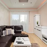 Family Apartament Mysliwska By Renters