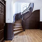 5 Rooms Shipyard