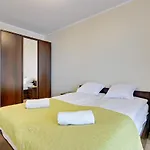 Beautiful Seaside View Apartments - 4 Oceans Premium