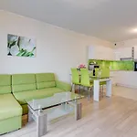 Beautiful Seaside View Apartments - 4 Oceans Premium
