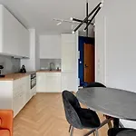 Quiet And Large Apartment To Work And Rest-4People