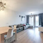 Apartmate Spacious Apartment With Balcony Oldtown For 6 People