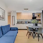 Aura 40 City Center & Free Parking By Downtown Apartments