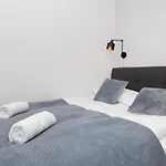 Butterfly Apartment With Parking By Noclegi Renters