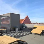 Waterlane Island Hostel&Apartments