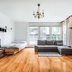 Central Apartments&L60A/52
