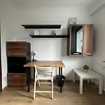 Rooms4Less
