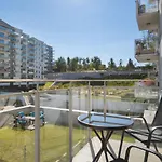 Modern Apartment With Balcony By Noclegi Renters