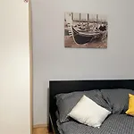 Stary Boat