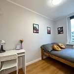 Mmrent Moonlight Room