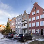 Targ Rybny Standard Apartment