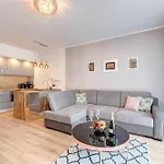 Live & Travel Apartments Number 1