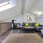 Central & Cozy Room