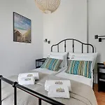 Aura 40 City Center By Downtown Apartments