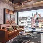 Deo Plaza By Dom & House