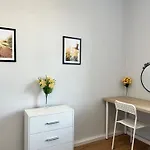 Mmrent Meadow Room