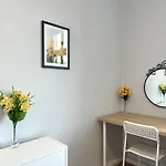 Mmrent Meadow Room