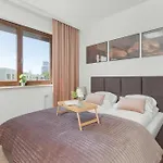 Luksusowy Apartament Z 4 Sypialniami, Klimatyzacja I Biurkiem W Gdansku By Noclegi Renters