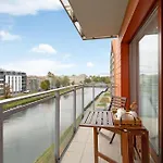 Aura - Riverside & Parking By Downtown Apartments