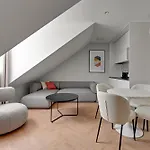 Retro Boutique Apartments By Dom & House