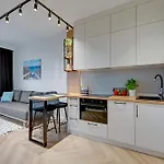 Letnica Seaside By Downtown Apartments