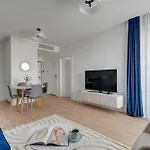 Doki Living - Foodhall & Parking By Downtown Apartments