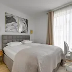 Przymorze Apartment - Home Office & Gym