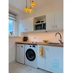 Honey Apartment- Cozy Retreat, 10 Minutes To Gdansk Old Town