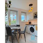 Honey Apartment- Cozy Retreat, 10 Minutes To Gdansk Old Town