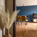 Hexagon Studio Comfort