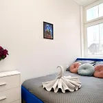 Mmrent Galaxy Apartment