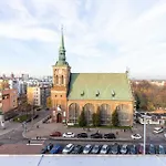 Exclusive Apartment With Parking, Air Conditioning And A Rooftop Terrace In The Centre Of Gdansk By Renters Prestige
