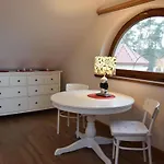 Domek W Ogrodzie