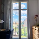Lts Rent Comfortable River View & Art, Five Rooms