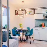 Ideal Apartments Green & Blue