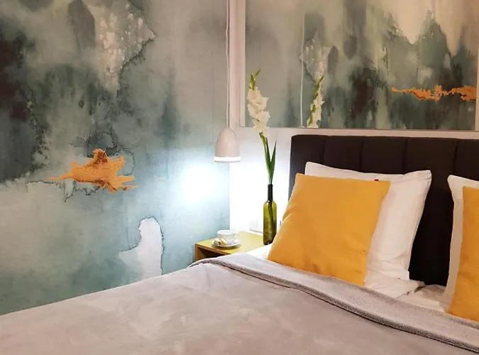 Old Motlawa Mirror Apartment