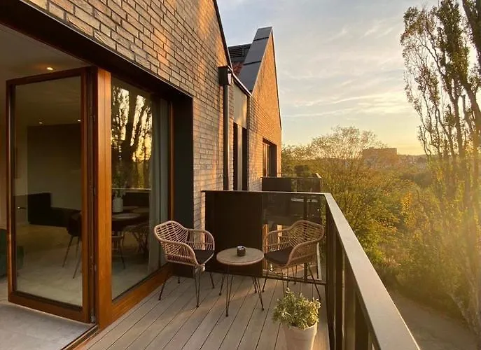 Baltic Riviera Apartments - Garden Sanctuary Retreat