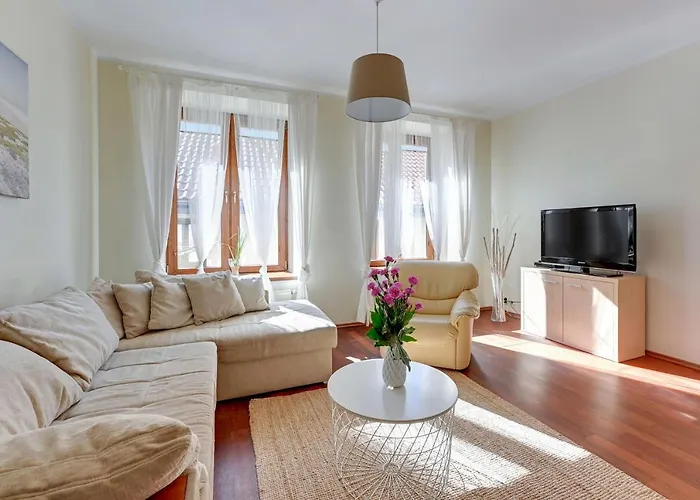 Nautilius Apartments - 50M To The Beach