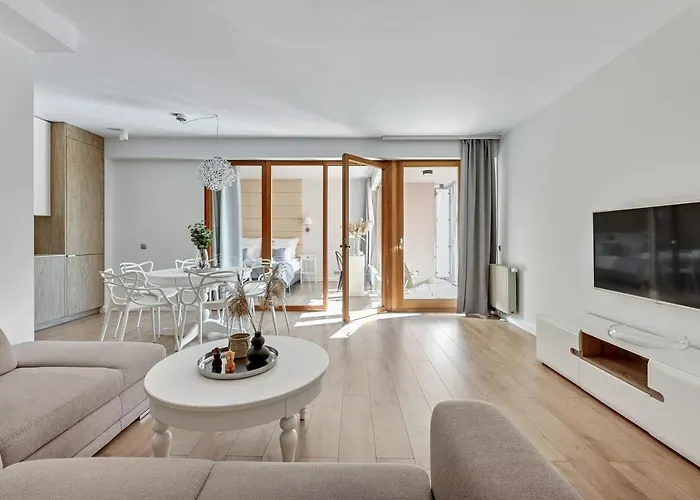 Aura - Riverside & Parking By Downtown Apartments