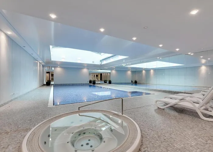 Waterlane Riverside Spa, Pool & Gym By Downtown Apartments