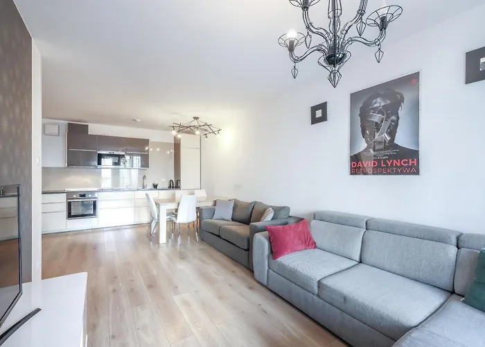 Apartmate Spacious Apartment With Balcony Oldtown For 6 People