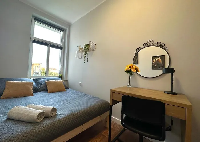 Mmrent Sunflower Room